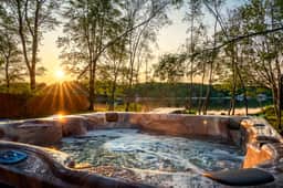 Moonlit Peak A-Frame—Lakefront—Hot tub & kayaks