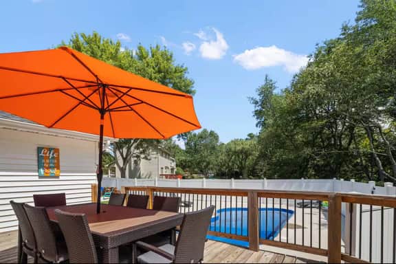 Private Retreat • 2 Hot Tubs • Pool •15 min toAVL